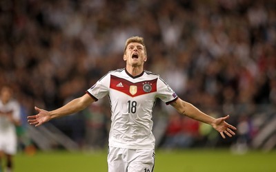 浩瀚电竞精华-三笘薰连线队友美如画