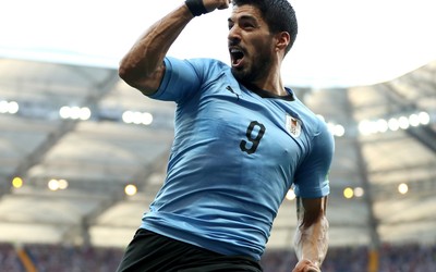 浩瀚电竞讨论-基米希与穆勒经典连线梦回巅峰